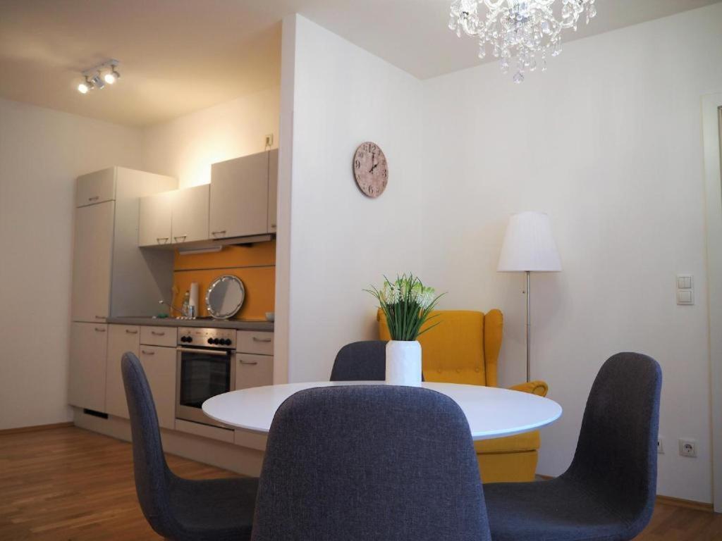 Apstay City Residence Apartments ǀ Free Parking & Self Check-In Graz Luaran gambar